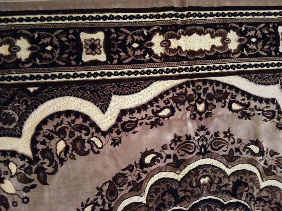 Покрывала на диван и кресла