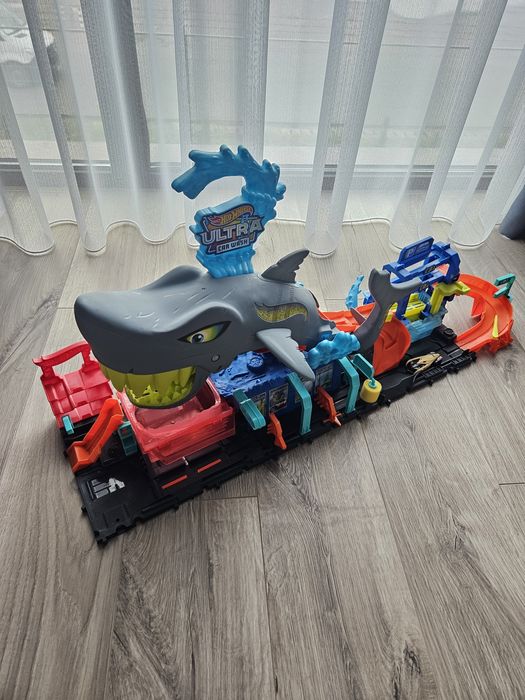 Spălătoria de mașini Hot wheels - rechin
