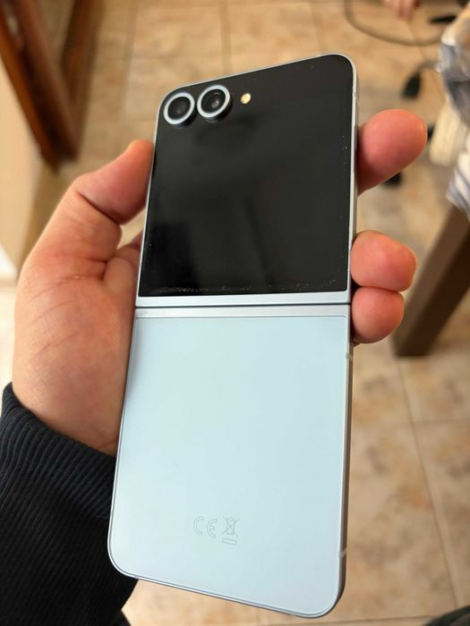 Samsung Galaxy Z Flip 6 512GB.