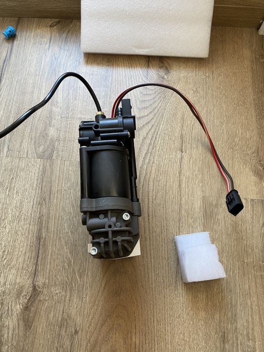 Compresor Perne de Aer BMW Seria 5 F11 NOU!