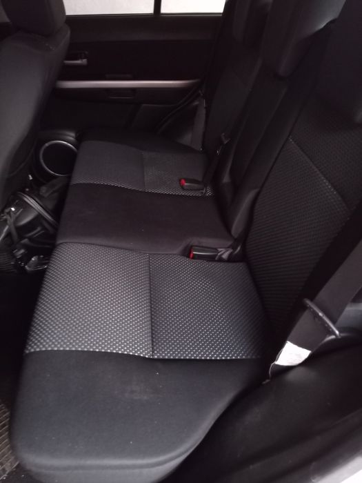 Vând Suzuki Grand Vitara 1.9 DDIS an 2006
-mașina personală,
-Stare fo
