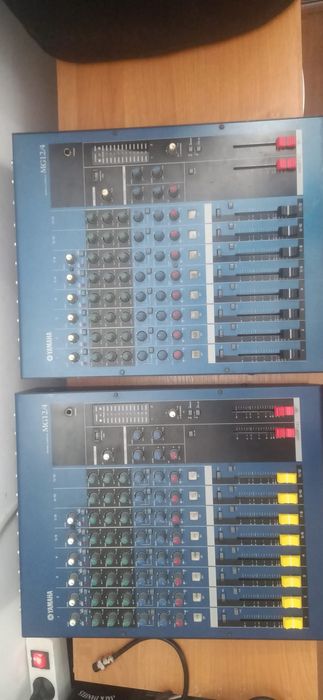 Mixer audio Yamaha MG12/4 și Tmix 802