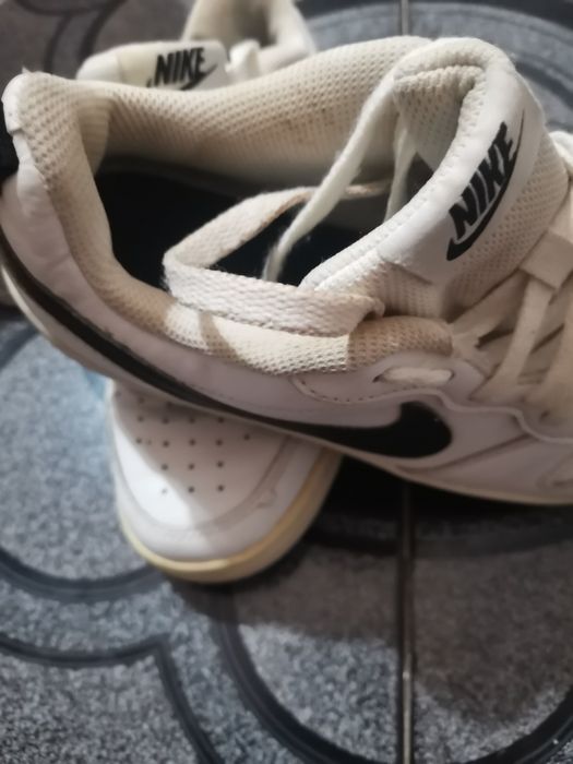 Vand adidasi Nike marimea 38
