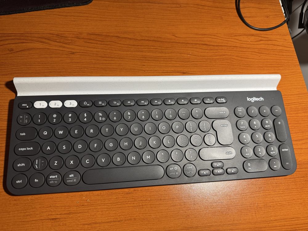 Logitech k780 клавиатура