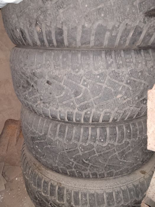 Шу қаласында бу, қысқы дөңгелектер сатылады