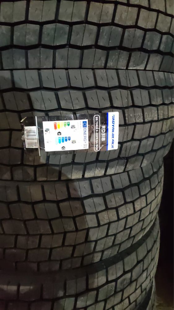 В наличии шины 315/70R22,5 рулевые и на ведущую ось