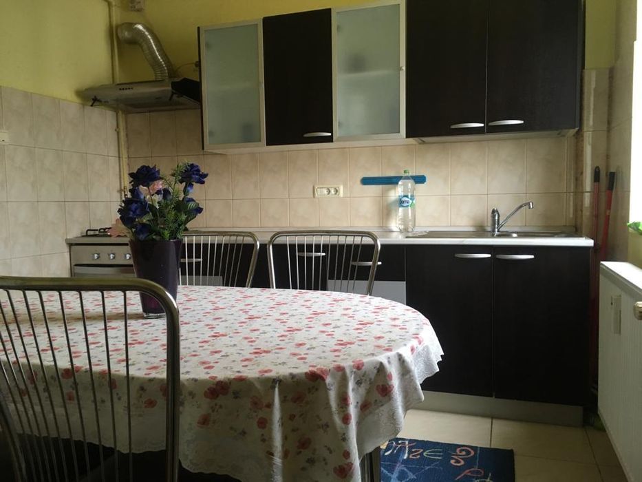 Persoană fizică închiriez apartament 2 camere în deva