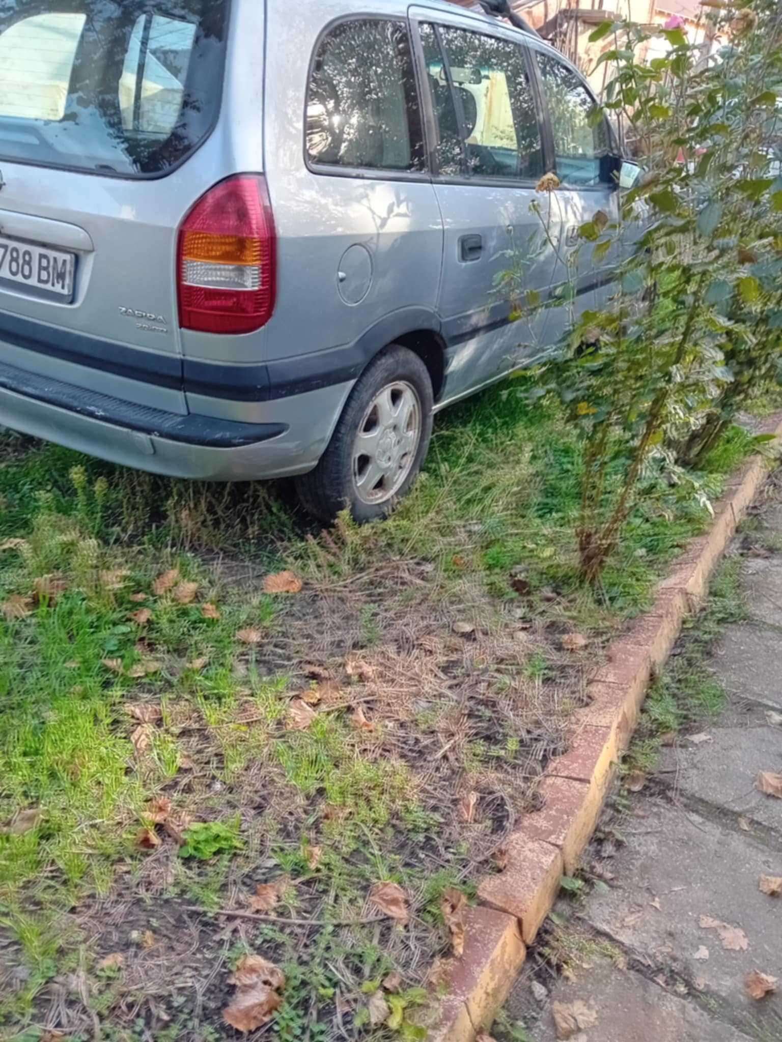 Продавам Opel Zafira