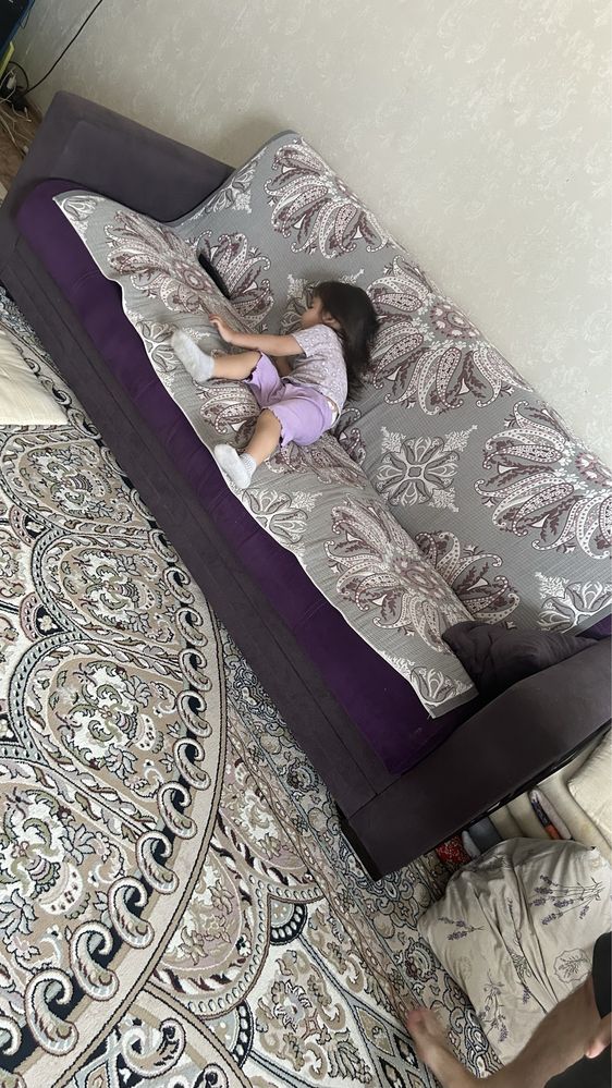 Продам диван в отличном состоянии