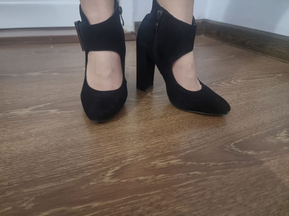 Замешевие туфли 38 размер 60 000 сум Узи 450 000 сумга олинган kablok