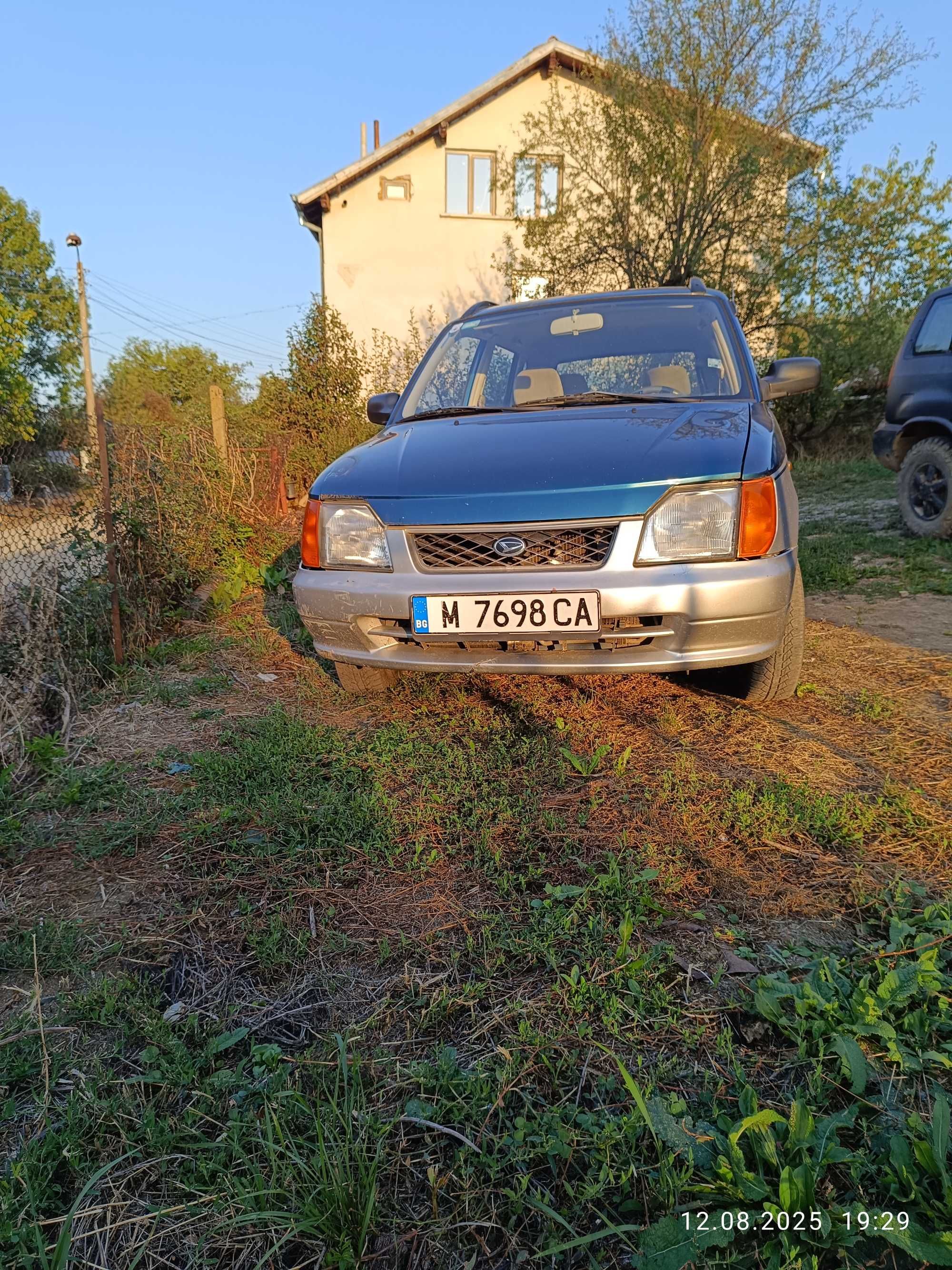 Продавам Дайхатсу Мове