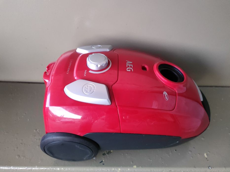 Прахосмукачка AEG