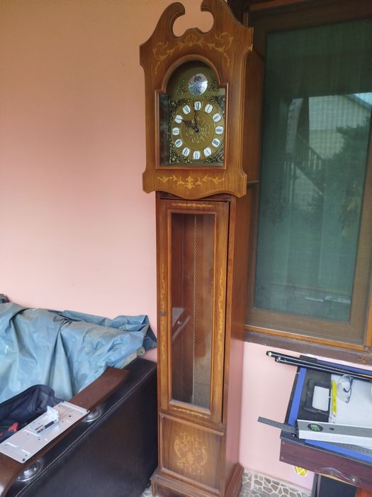 Ceas cu pendul de podea
