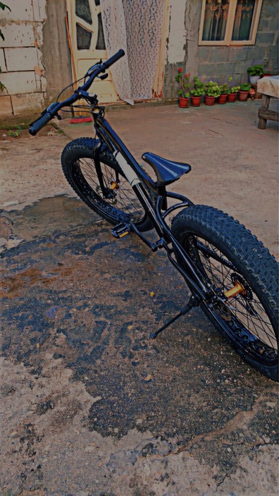 Bicicleta fat bike totem recent adusa din germania