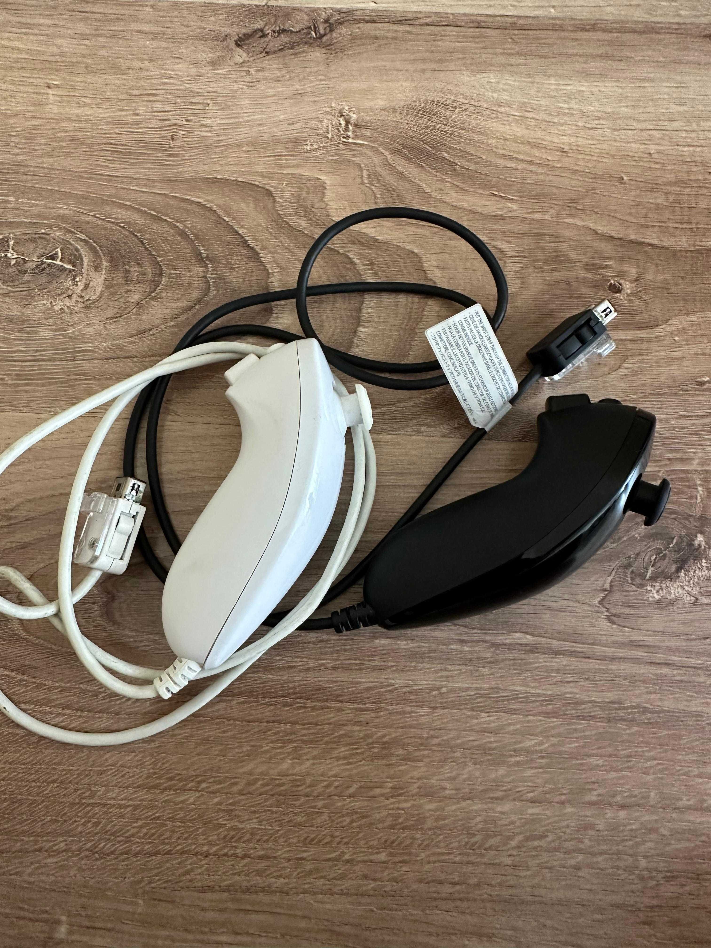 Consola Nintendo Wii, 2 manete cu nunchuk + 6 jocuri