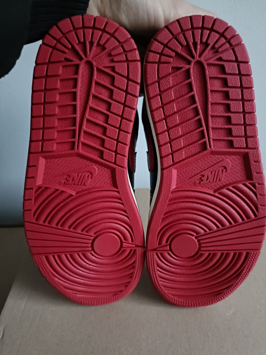 Nike Air Jordan 1 Low номер 35.5 код 27A