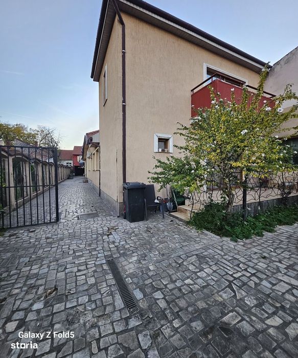 Casa tip townhouse ultracentral ideala pt studenți / familie/ firme