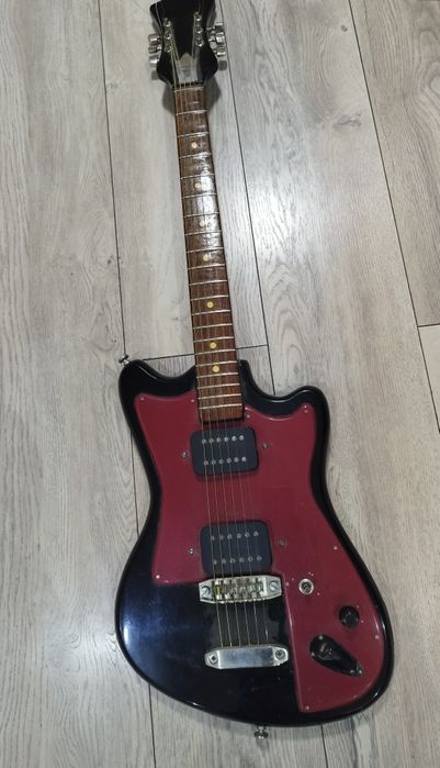 Продам гитару электрическую