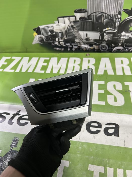 Grila aer interior stânga   bord BMW F30, F31 volan stânga