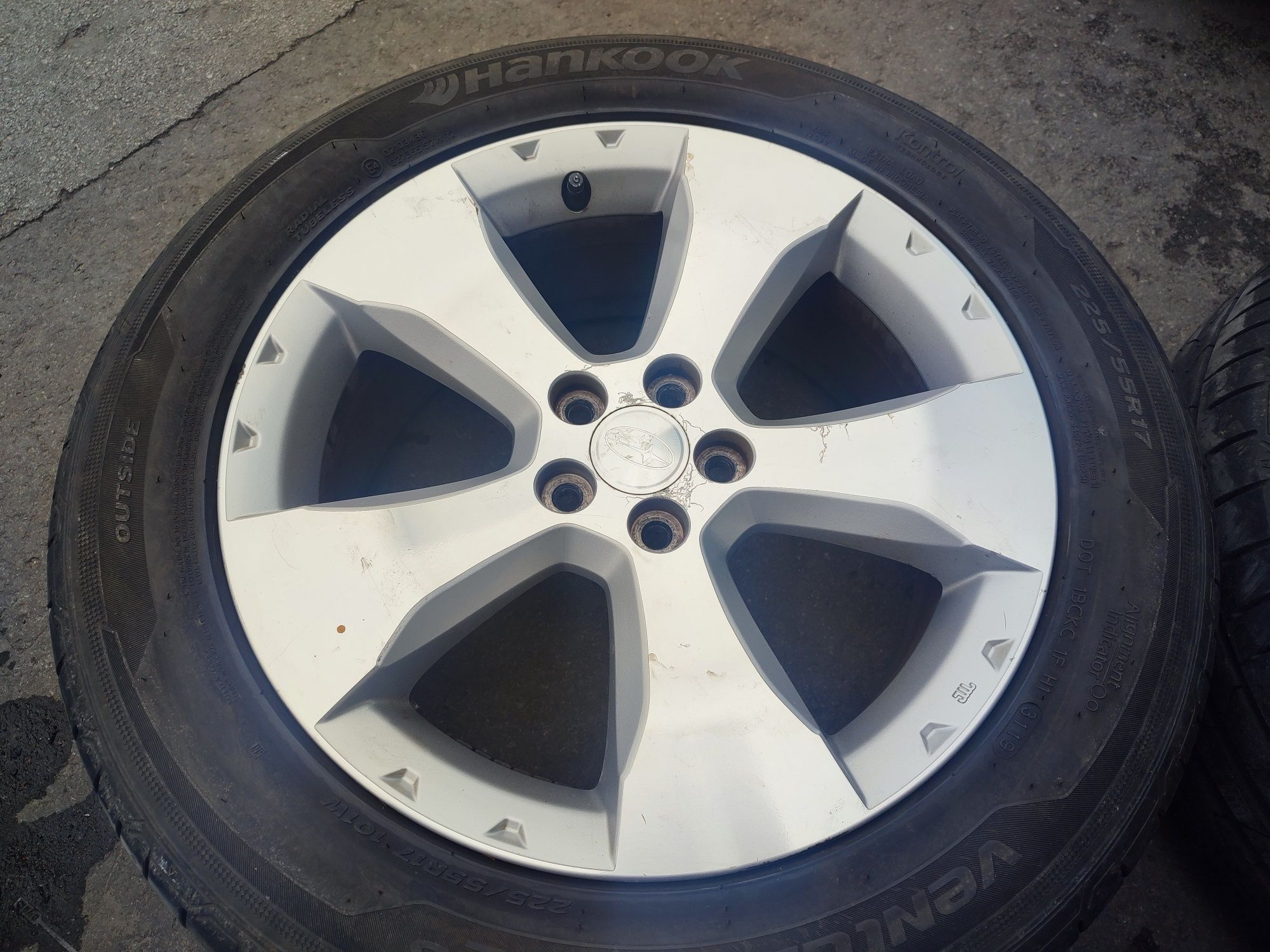 17" оригинални алуминиеви джанти с гуми за Subaru.