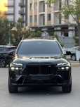 BMW X7 M60i.
