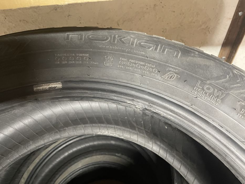 Зимные шипованные шины Nokian R18 235/55