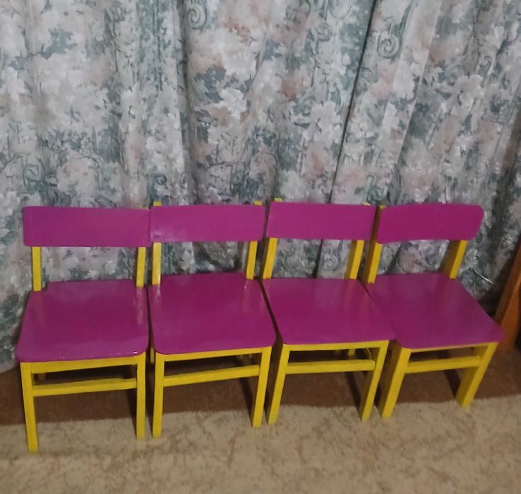 Детские стульчи, дерево.