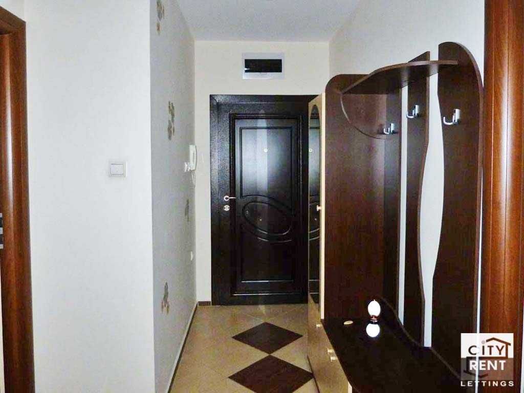 104233 Апартамент с две спални, в центъра на град В. Търново