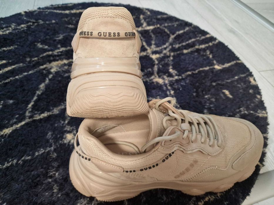 Adidasi Guess Dama marimea 39