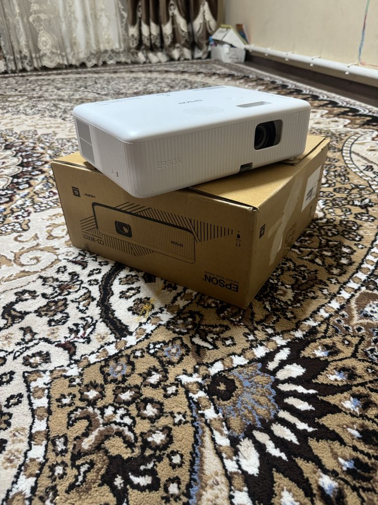 Epson proektor CO-WX01 EEB Model HA86B