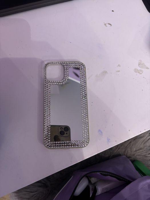 Iphone 13 със 15 калъфчета