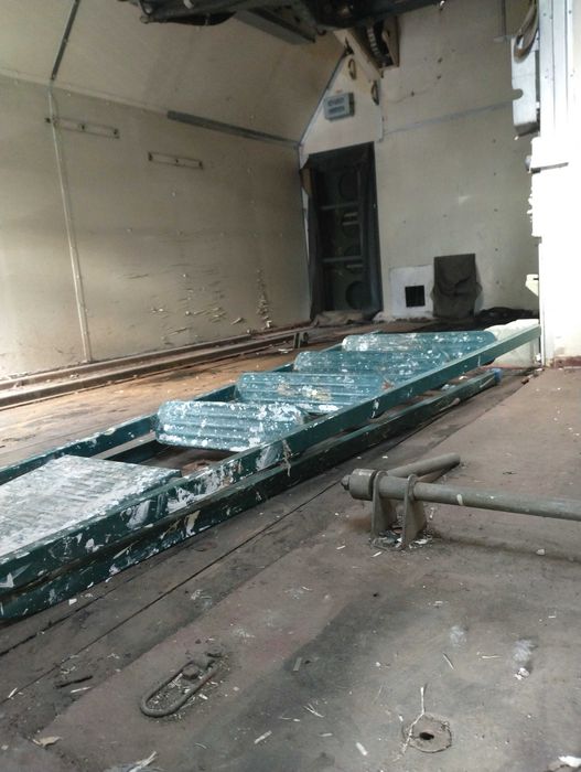 Продавам военен Фургон 3.80х2.70м