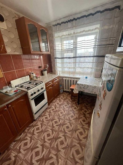 Продам 1-ком квартиру на КЖБИ! Магазин Раузет! С балконом!