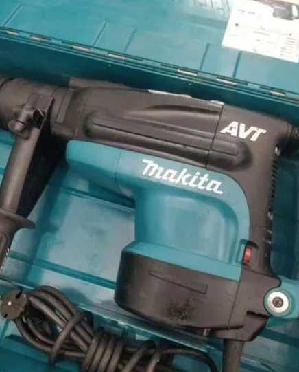 Перфоратор Makita HR 5211 C