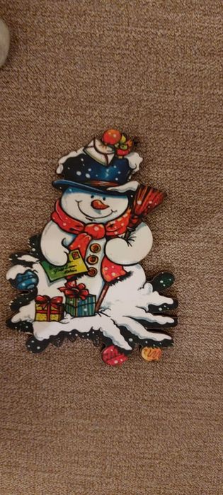 Коледни играчки и украса