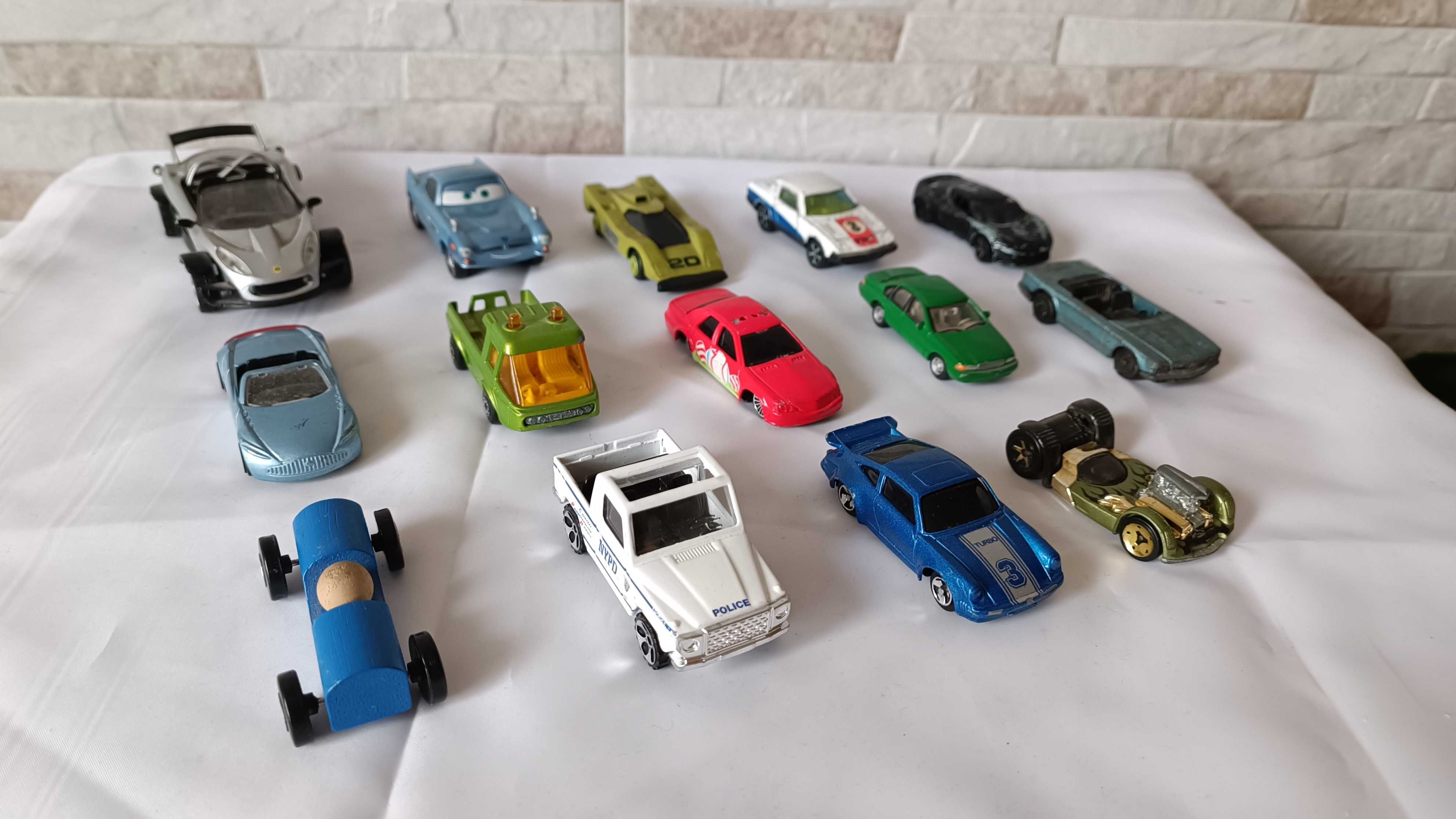 ЛОТ метални колички Matchbox, Maisto, Hot Wheels, Yatming и други