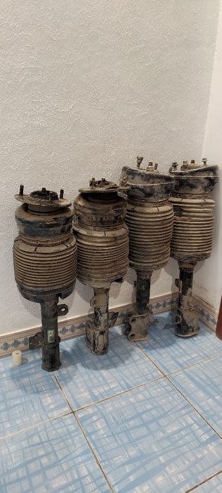 Пневмостойка на Лексус ,Хариер