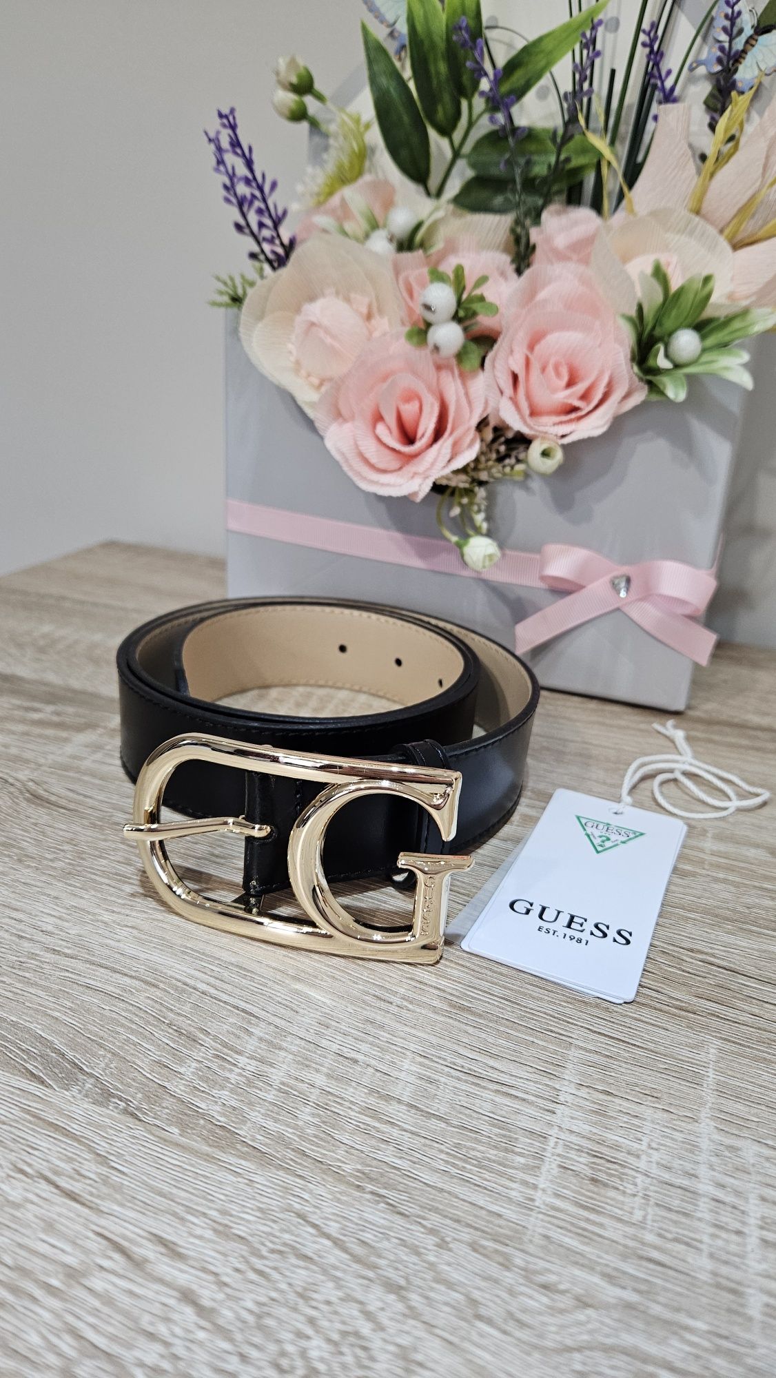 Дамски колан Guess