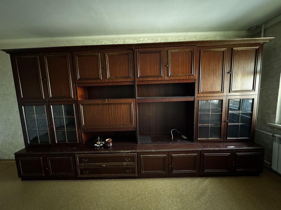 Отдам бесплатно стенку