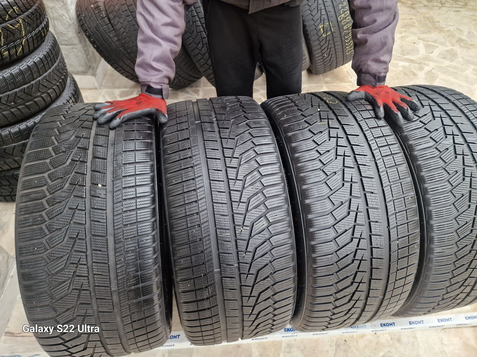 285 40 22 Pirelli 4Броя 6мм Замъка Ямбол