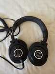 Audio-Technica ATH-M40X Студийни слушалки + калъф и 2 кабела