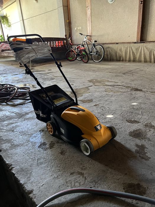 газонокосилка сотилади, чим урадиган мошина сотилади