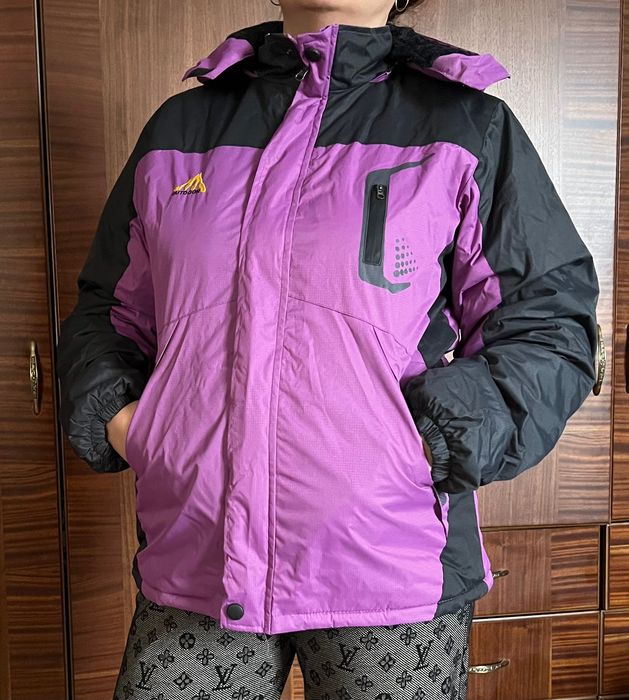 Продам новую женскую верхнюю одежду