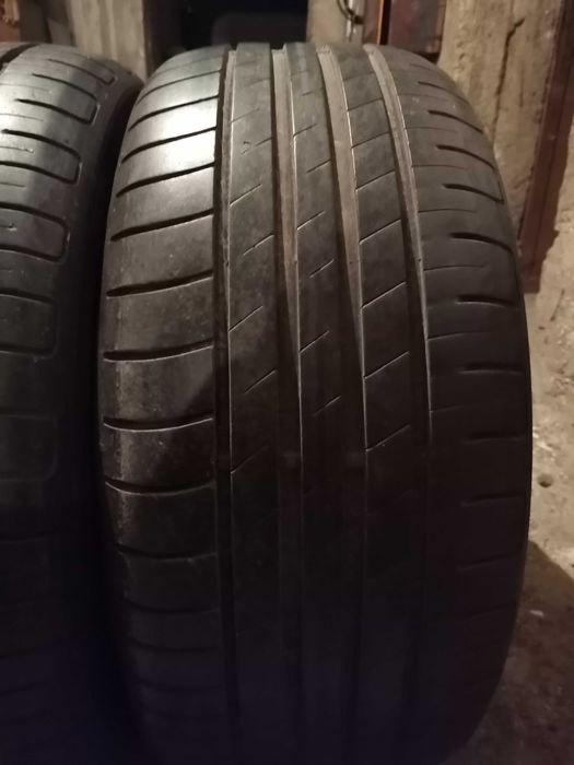 Продавам 2 броя летни гуми 225.50.17 на 1 сезон дот 2019 Goodyear