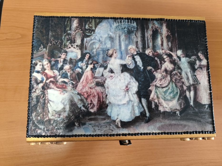 Cutie bijuterii handmade