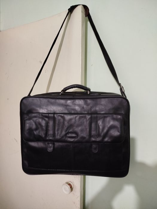 Продам кожаные сумки.