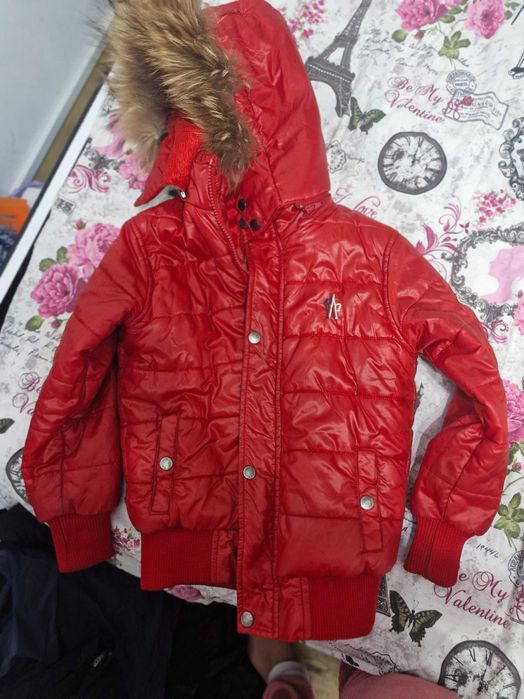 Geaca lucioasa de copii