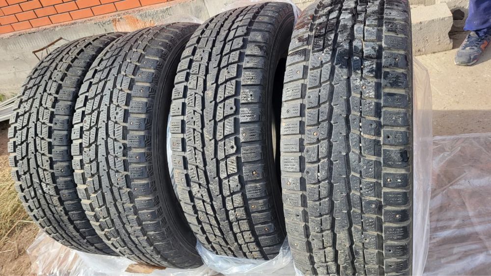 Зимние шины 265/60R18