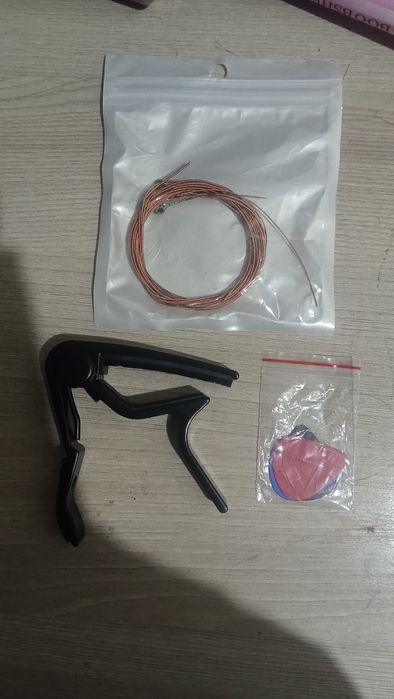 Гитара 012 красивая