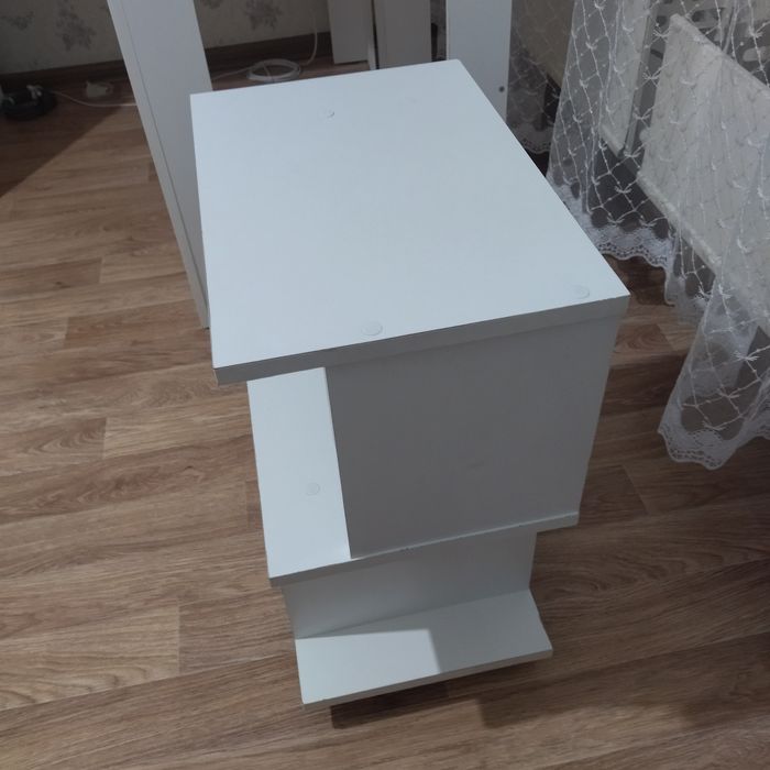 Продам полочку для прихожей.